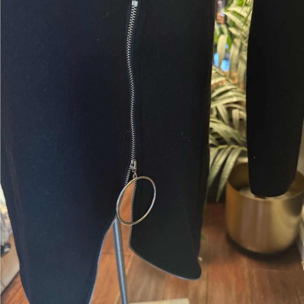 Vintage Concept Black Dress - Picture 2 of 3